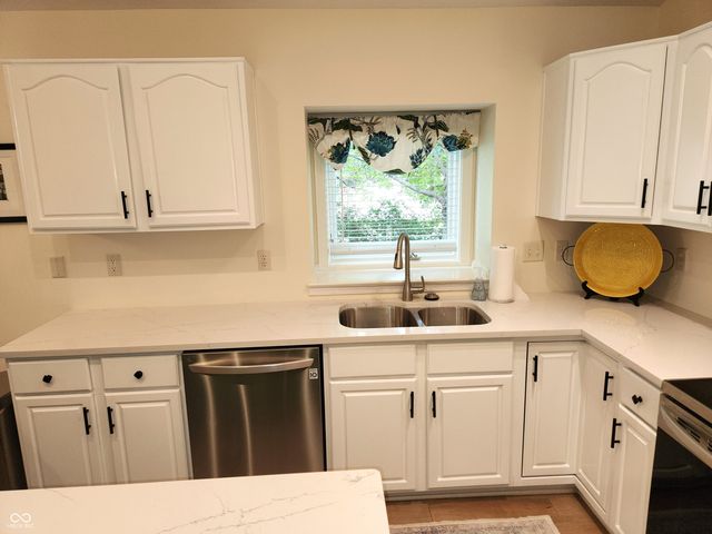 11548 Applewood Circle, Carmel, IN 46032