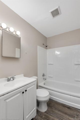 8477 Prospect Avenue, Warren, MI 48089