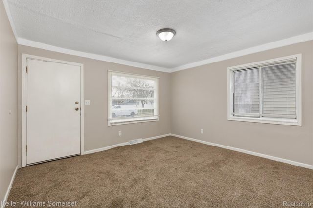 8477 Prospect Avenue, Warren, MI 48089