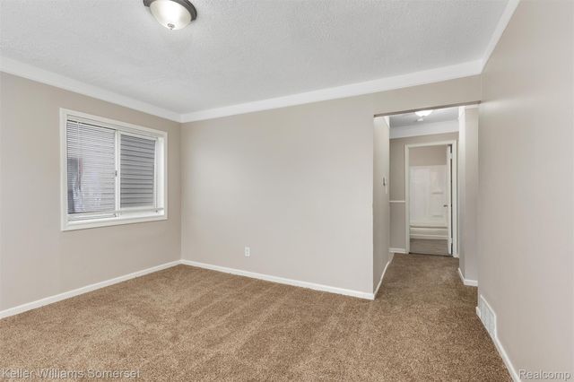 8477 Prospect Avenue, Warren, MI 48089