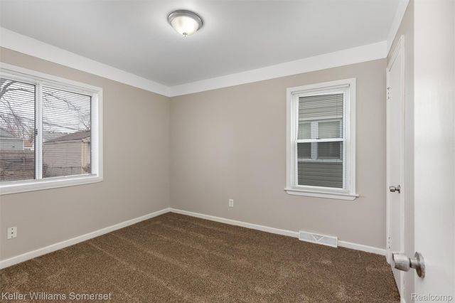 8477 Prospect Avenue, Warren, MI 48089