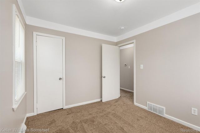 8477 Prospect Avenue, Warren, MI 48089