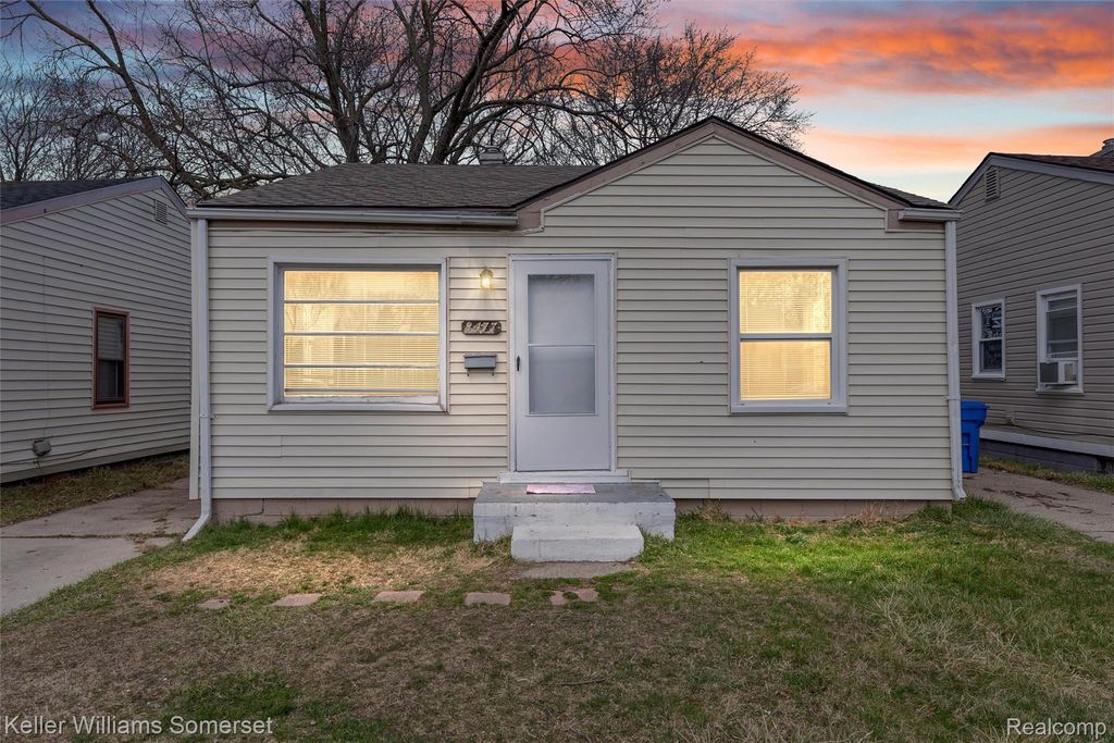 8477 Prospect Avenue, Warren, MI 48089