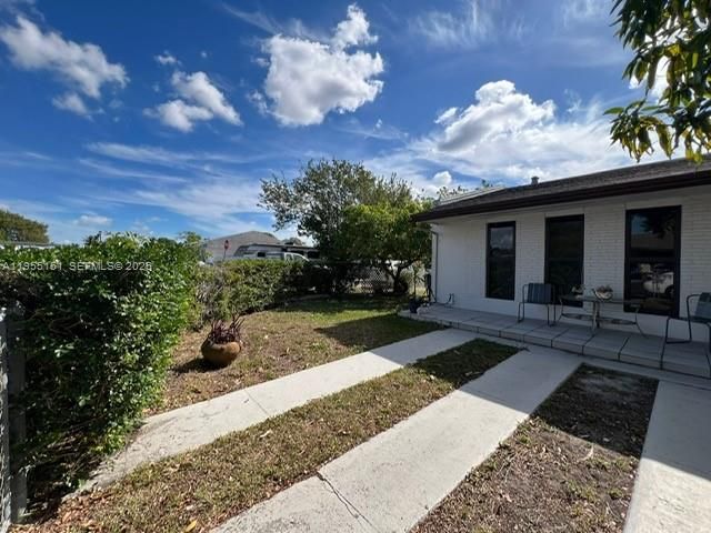 13002 SW 48th St, Miami, FL 33175
