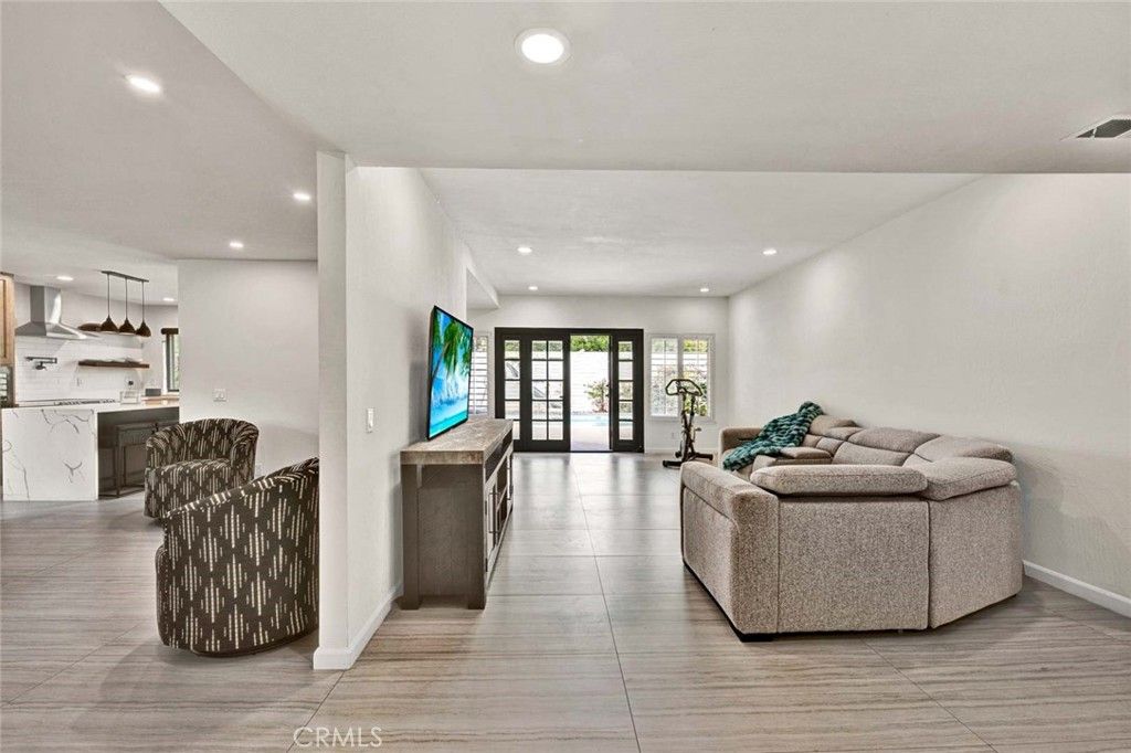 21151 Chubasco Lane, Huntington Beach, CA 92646 — photo 2