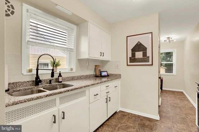 1718 SHERWOOD RD, New Cumberland, PA 17070