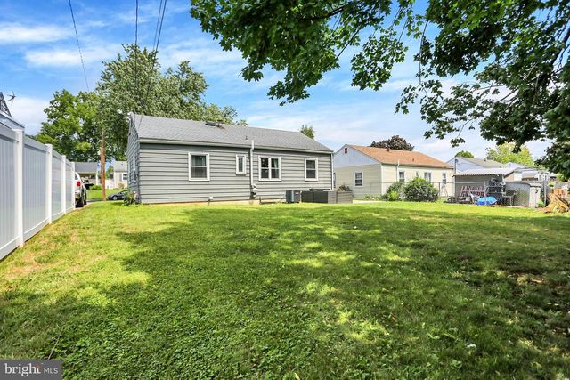 1718 SHERWOOD RD, New Cumberland, PA 17070
