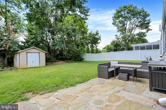 1718 SHERWOOD RD, New Cumberland, PA 17070