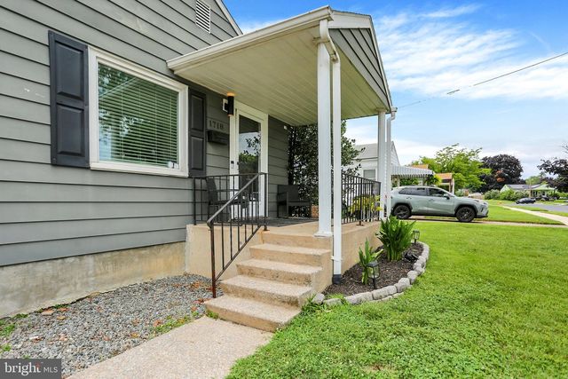 1718 SHERWOOD RD, New Cumberland, PA 17070