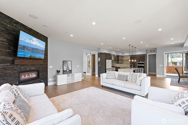 10501 Angeline Road E, Bonney Lake, WA 98391