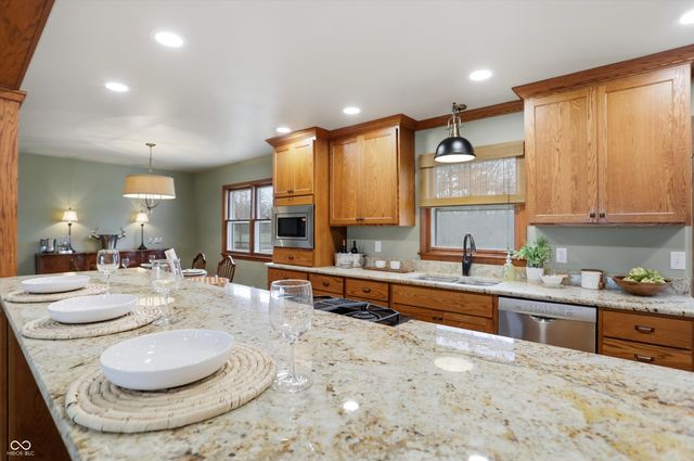 7545 W 96th Street, Zionsville, IN 46077