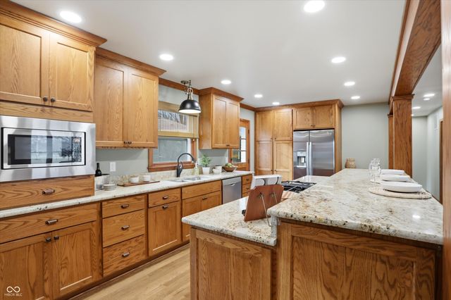 7545 W 96th Street, Zionsville, IN 46077