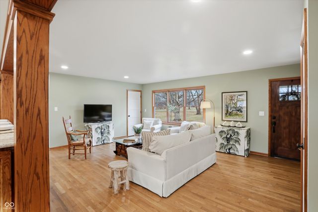 7545 W 96th Street, Zionsville, IN 46077