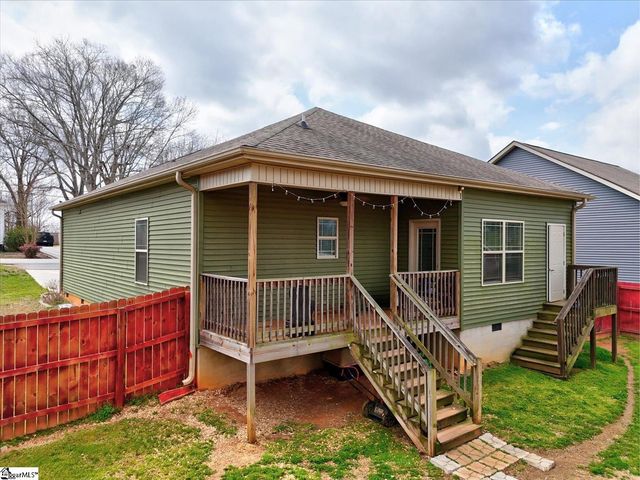 112 W 3rd Avenue, Easley, SC 29640