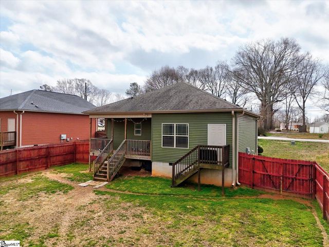 112 W 3rd Avenue, Easley, SC 29640