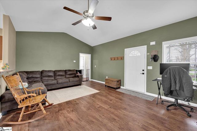 112 W 3rd Avenue, Easley, SC 29640