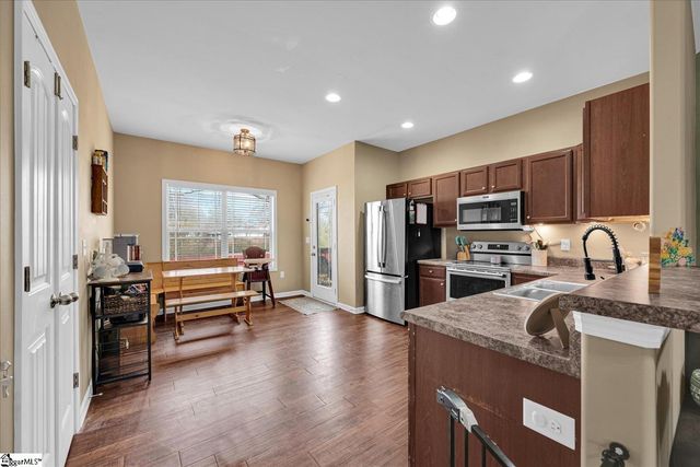 112 W 3rd Avenue, Easley, SC 29640