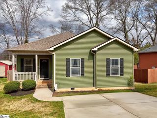 112 W 3rd Avenue, Easley, SC 29640