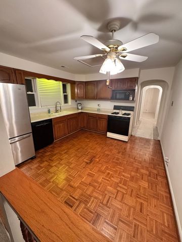 303 N Elmwood Avenue, Wood Dale, IL 60191