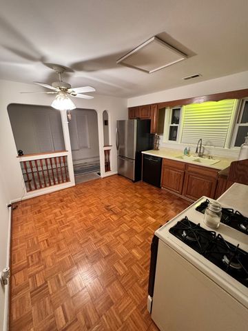 303 N Elmwood Avenue, Wood Dale, IL 60191