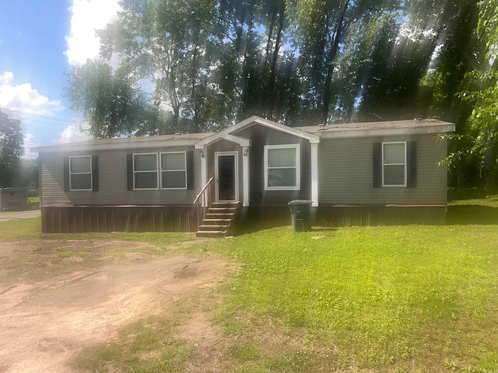 401 E JACKSON, Monticello, AR 71655