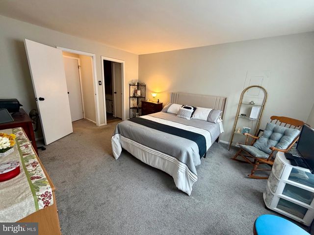 17 WINDSOR CT, Sewell, NJ 08080