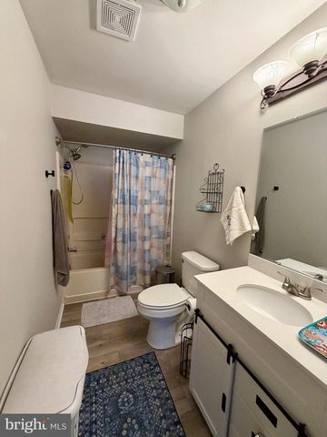 17 WINDSOR CT, Sewell, NJ 08080
