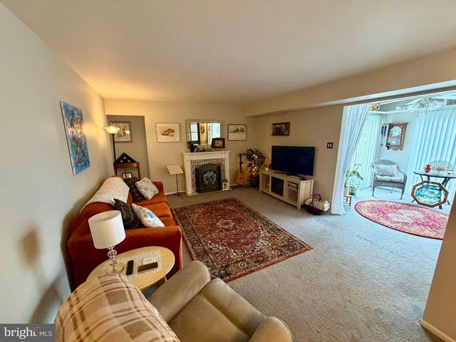 17 WINDSOR CT, Sewell, NJ 08080