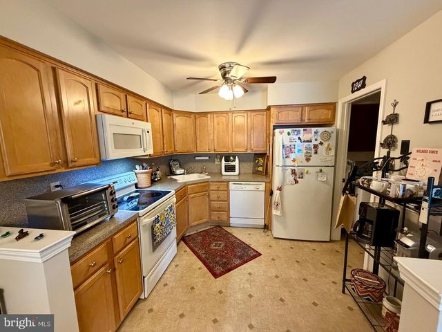 17 WINDSOR CT, Sewell, NJ 08080
