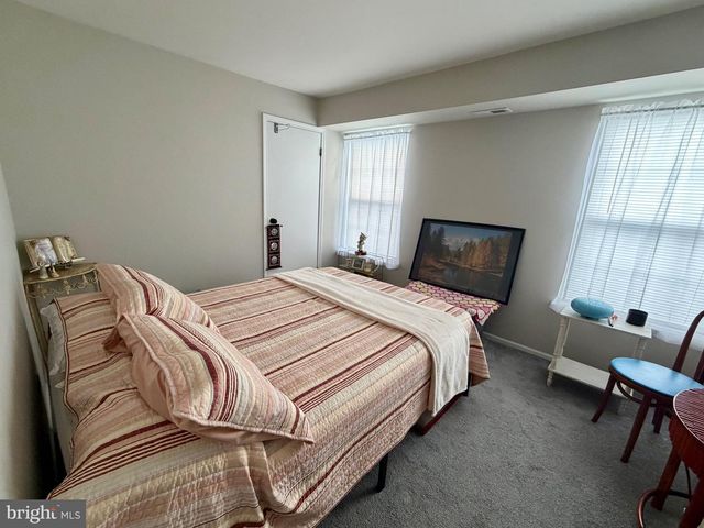 17 WINDSOR CT, Sewell, NJ 08080