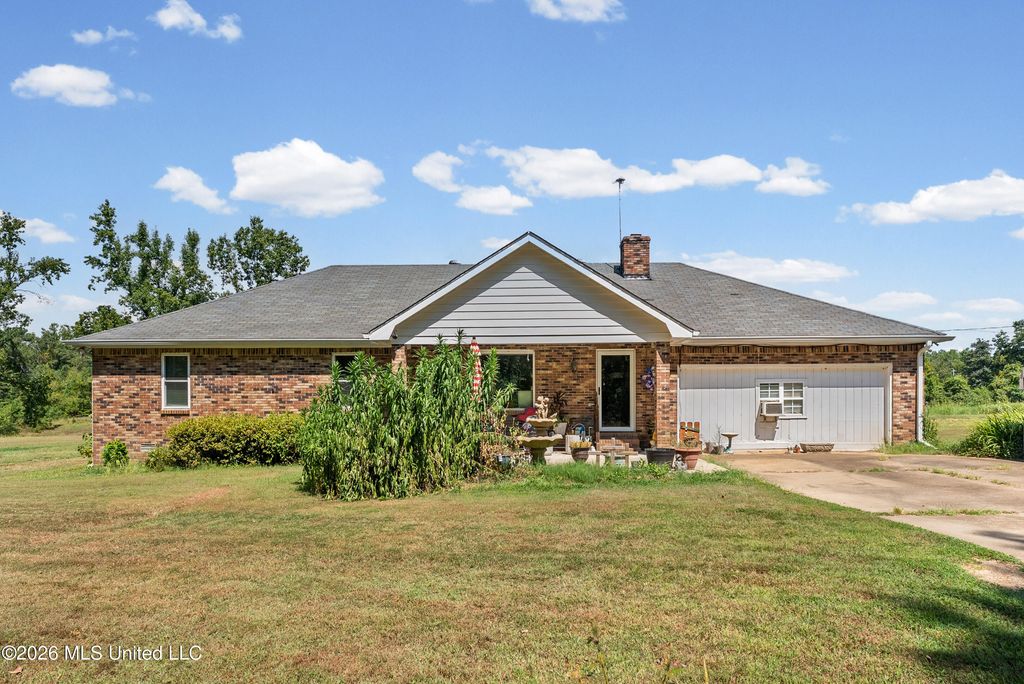 83 County Road 523, Como, MS 38619 — photo 2