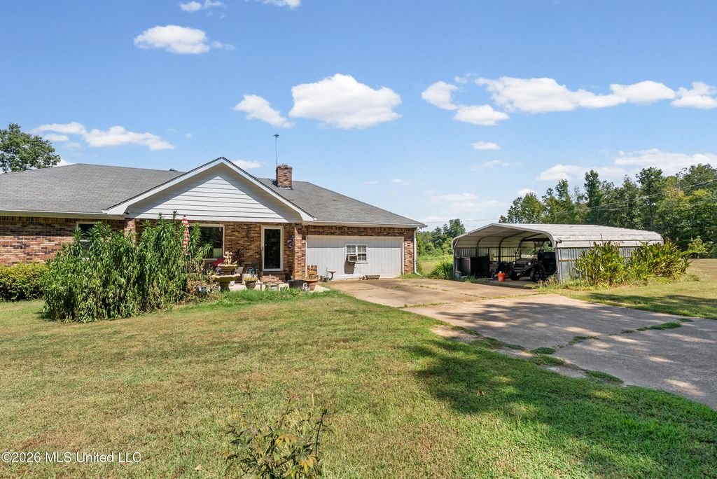 83 County Road 523, Como, MS 38619 — photo 3