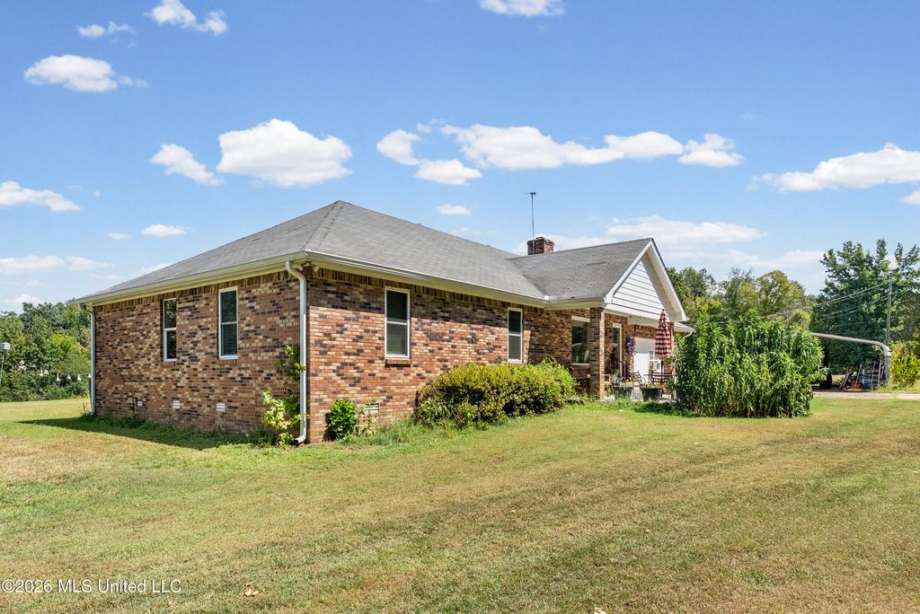 83 County Road 523, Como, MS 38619 — photo 5