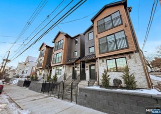 71 Stuyvesant Avenue, Newark, NJ 07106