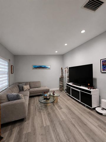 3873 NW 2nd Court, Deerfield Beach, FL 33442