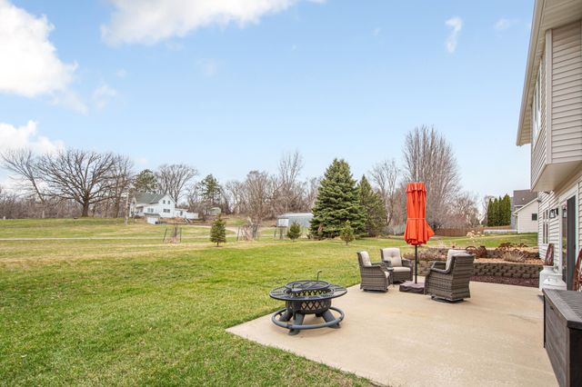 2214 Hulett Avenue, Faribault, MN 55021