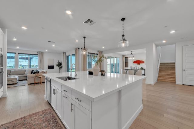 4651 Scenic Vista Dr, Folsom, CA 95630