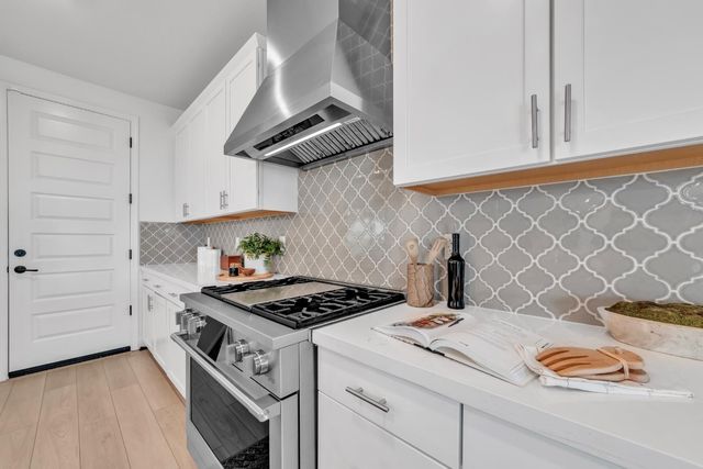 4651 Scenic Vista Dr, Folsom, CA 95630