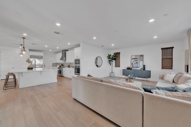 4651 Scenic Vista Dr, Folsom, CA 95630