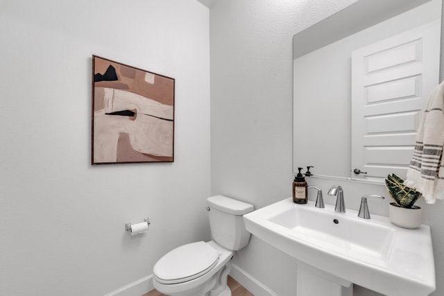 4651 Scenic Vista Dr, Folsom, CA 95630