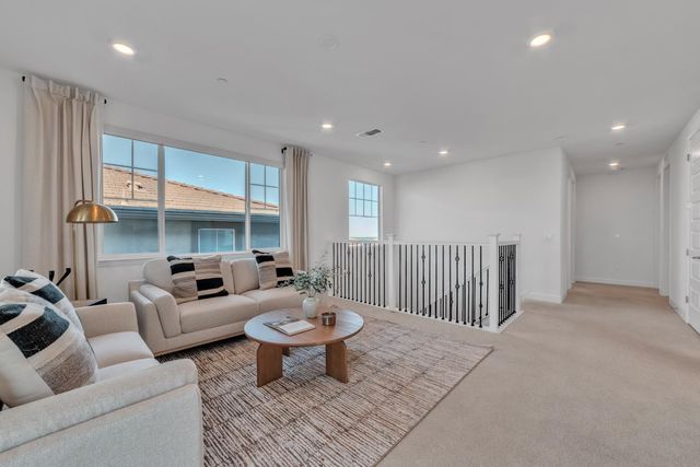 4651 Scenic Vista Dr, Folsom, CA 95630