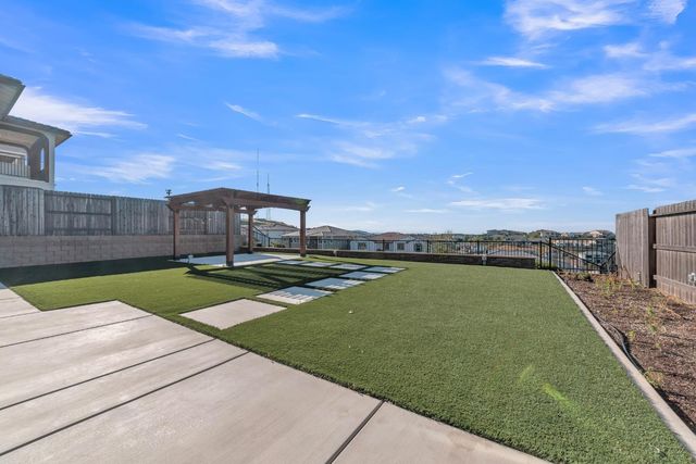 4651 Scenic Vista Dr, Folsom, CA 95630
