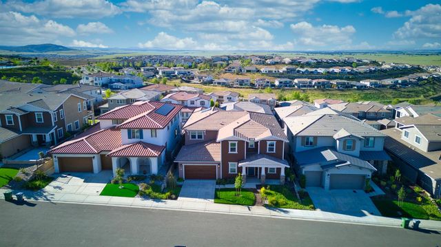 4651 Scenic Vista Dr, Folsom, CA 95630