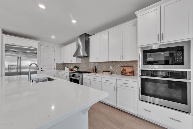 4651 Scenic Vista Dr, Folsom, CA 95630