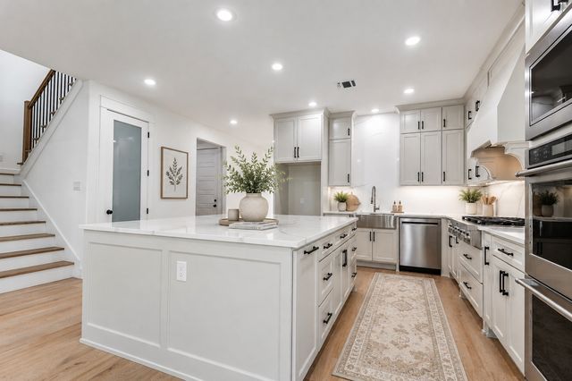 99 Kay Lane, Westworth Village, TX 76114