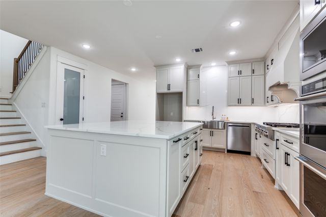 99 Kay Lane, Westworth Village, TX 76114