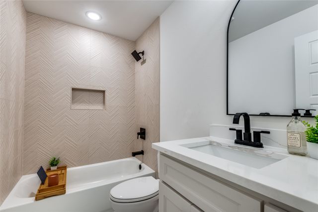 99 Kay Lane, Westworth Village, TX 76114
