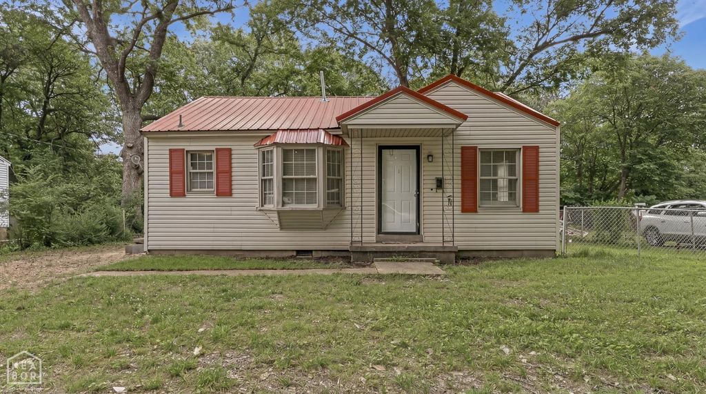 2206 Glenwood Drive, Jonesboro, AR 72401