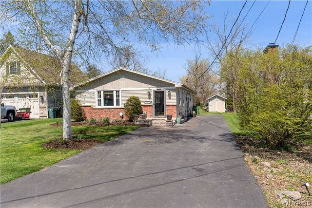 71 Sunset Drive, Wheatfield, NY 14304