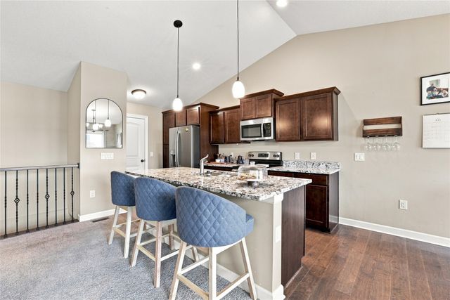 2616 6th Avenue SW, Altoona, IA 50009